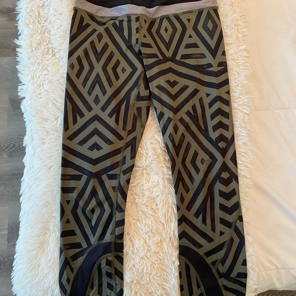 Lululemon crops